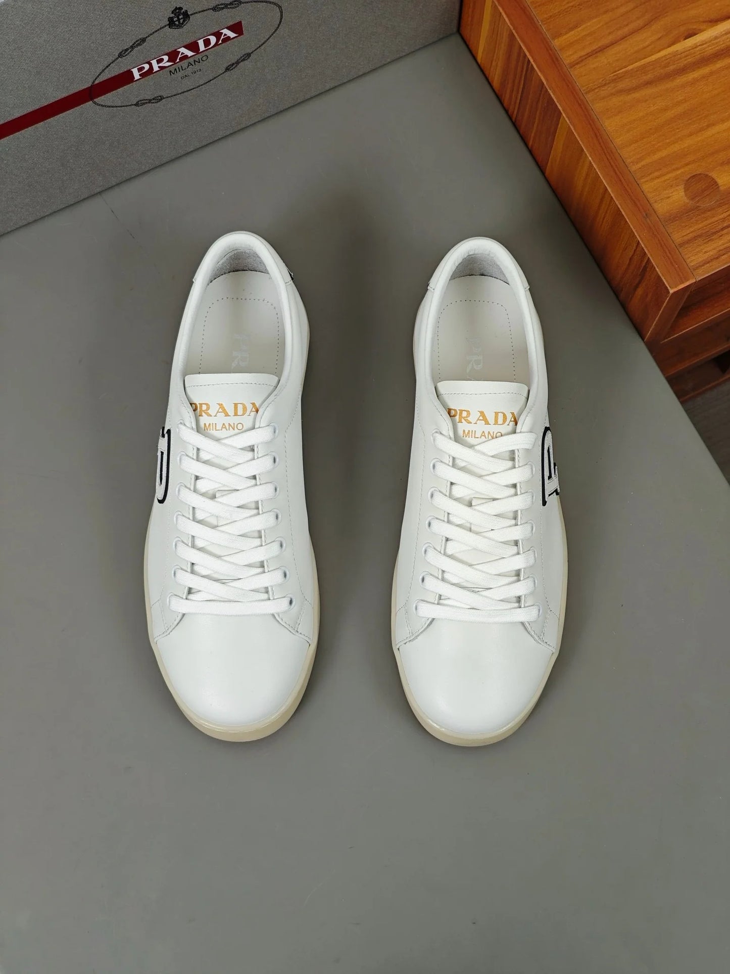 PRADA SNEAKER