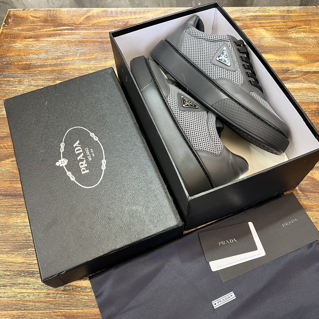 PRADA SNEAKER