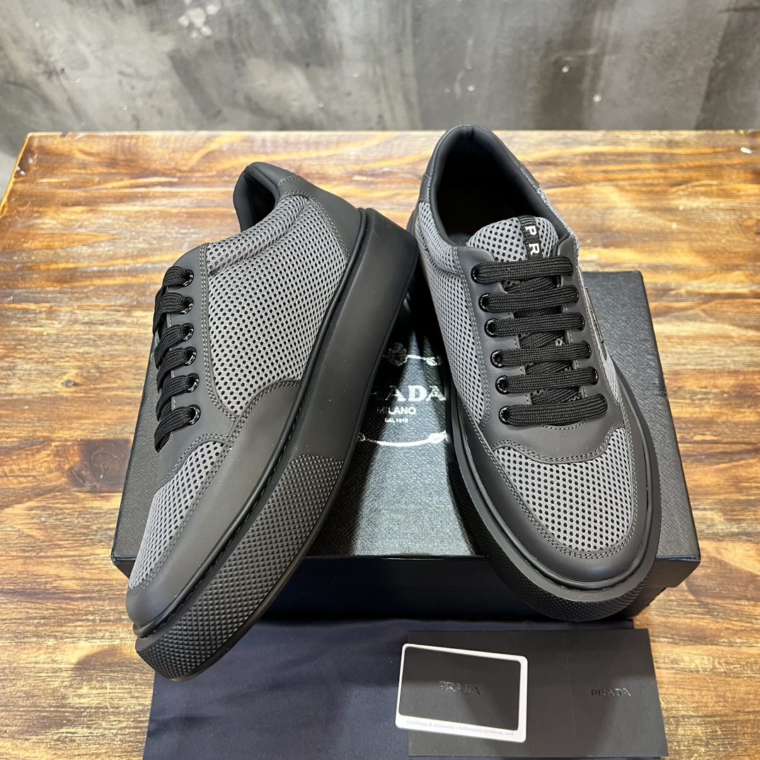 PRADA SNEAKER