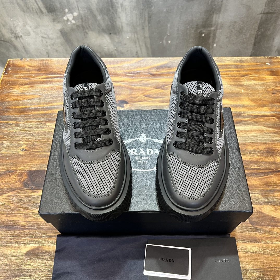 PRADA SNEAKER