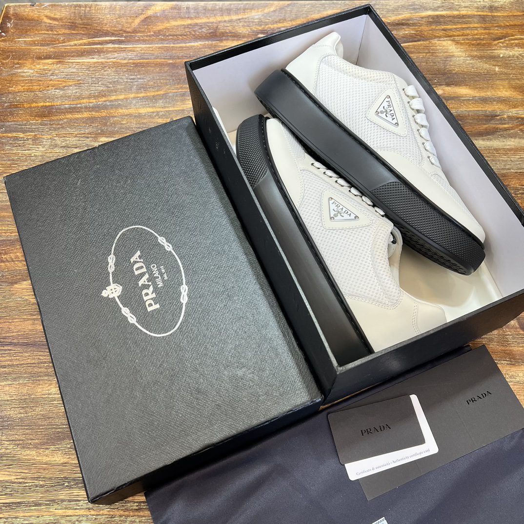 PRADA SNEAKER