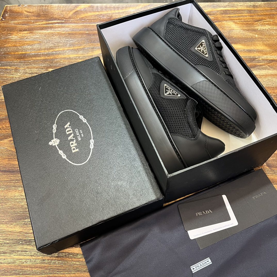 PRADA SNEAKER