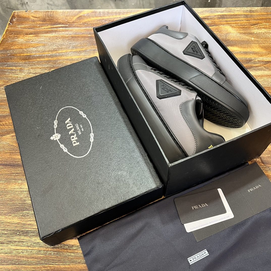 PRADA SNEAKER
