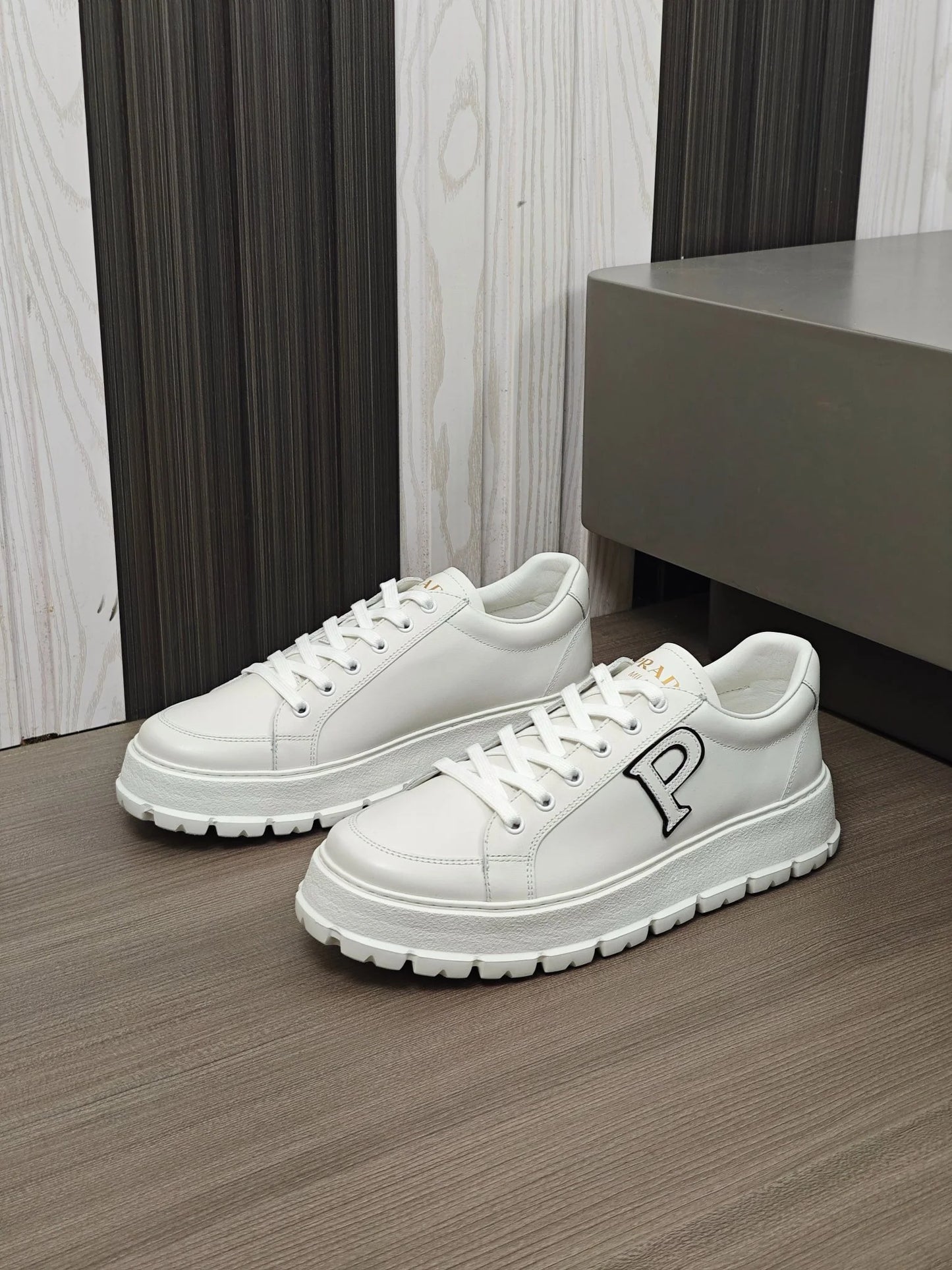 PRADA SNEAKER