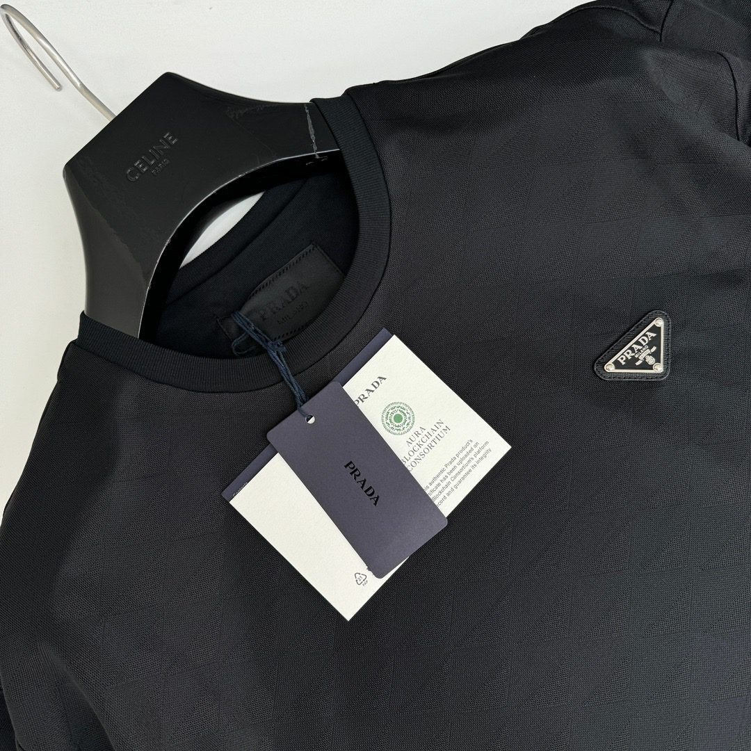 PRADA TSHIRT