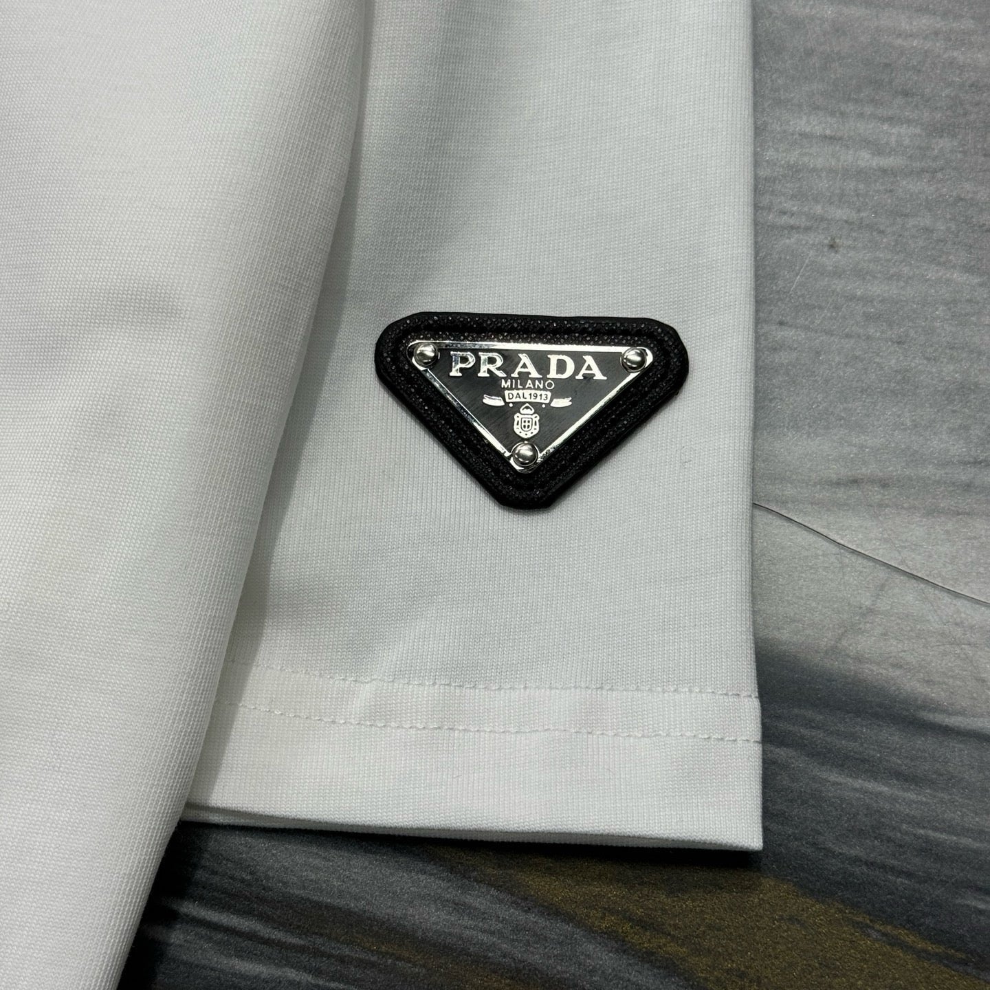 PRADA TSHIRT