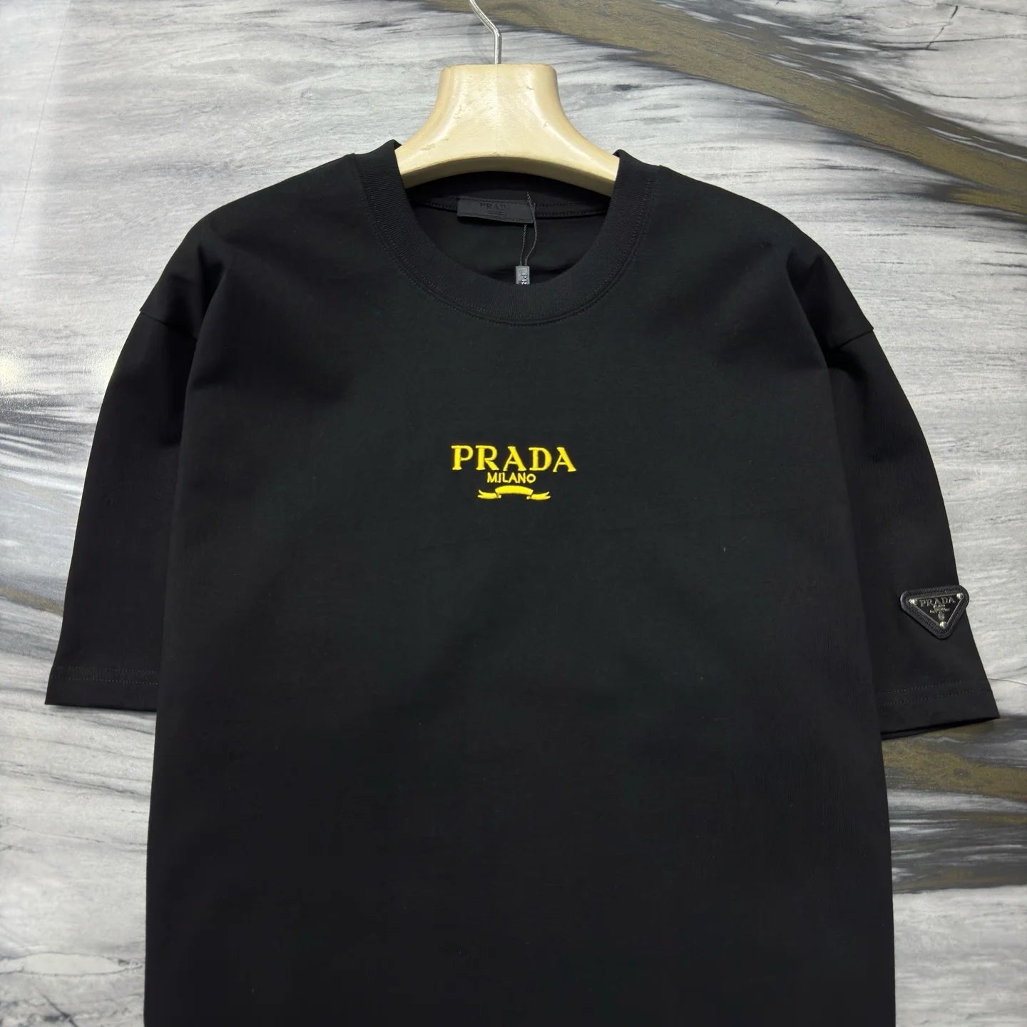 PRADA TSHIRT