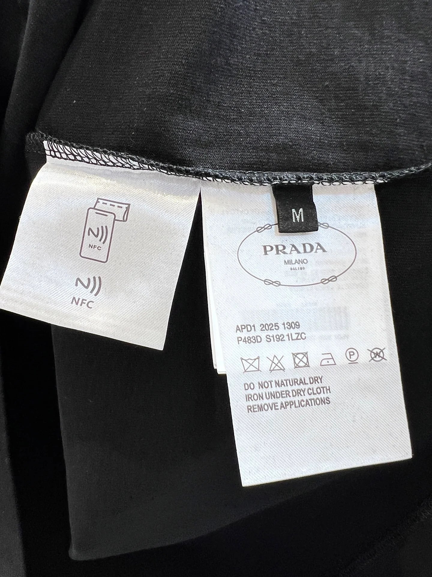 PRADA TSHIRT