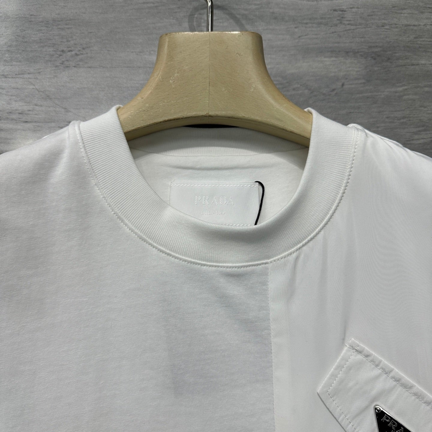 PRADA TSHIRT