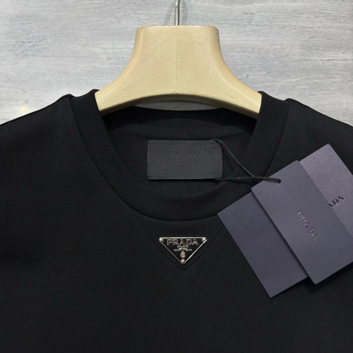 PRADA TSHIRT