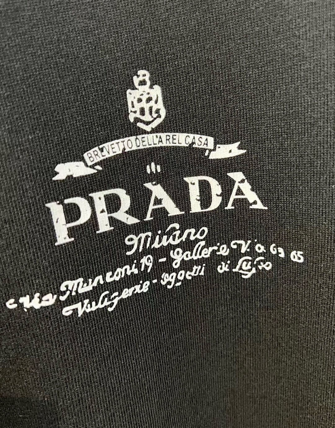 PRADA TSHIRT