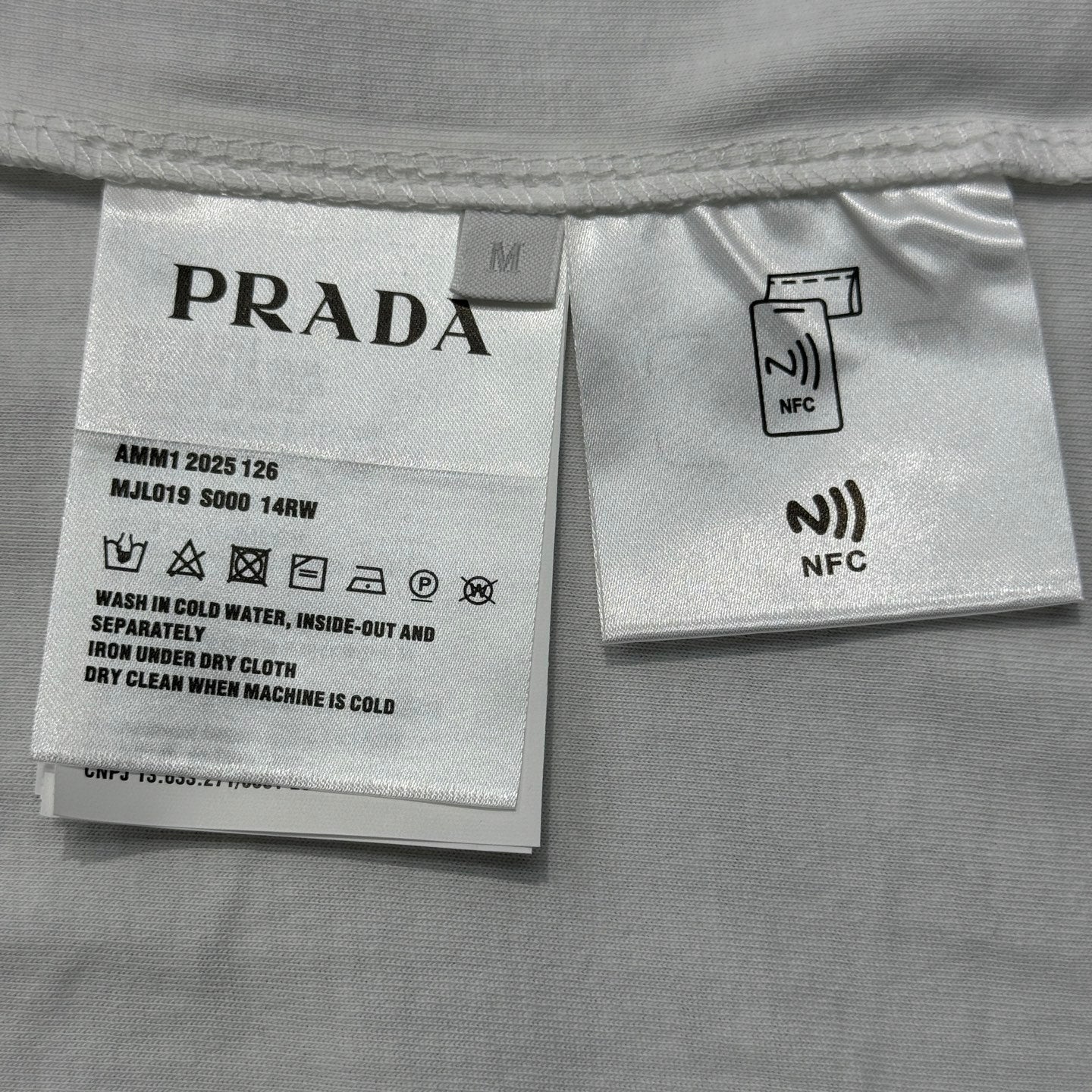 PRADA TSHIRT
