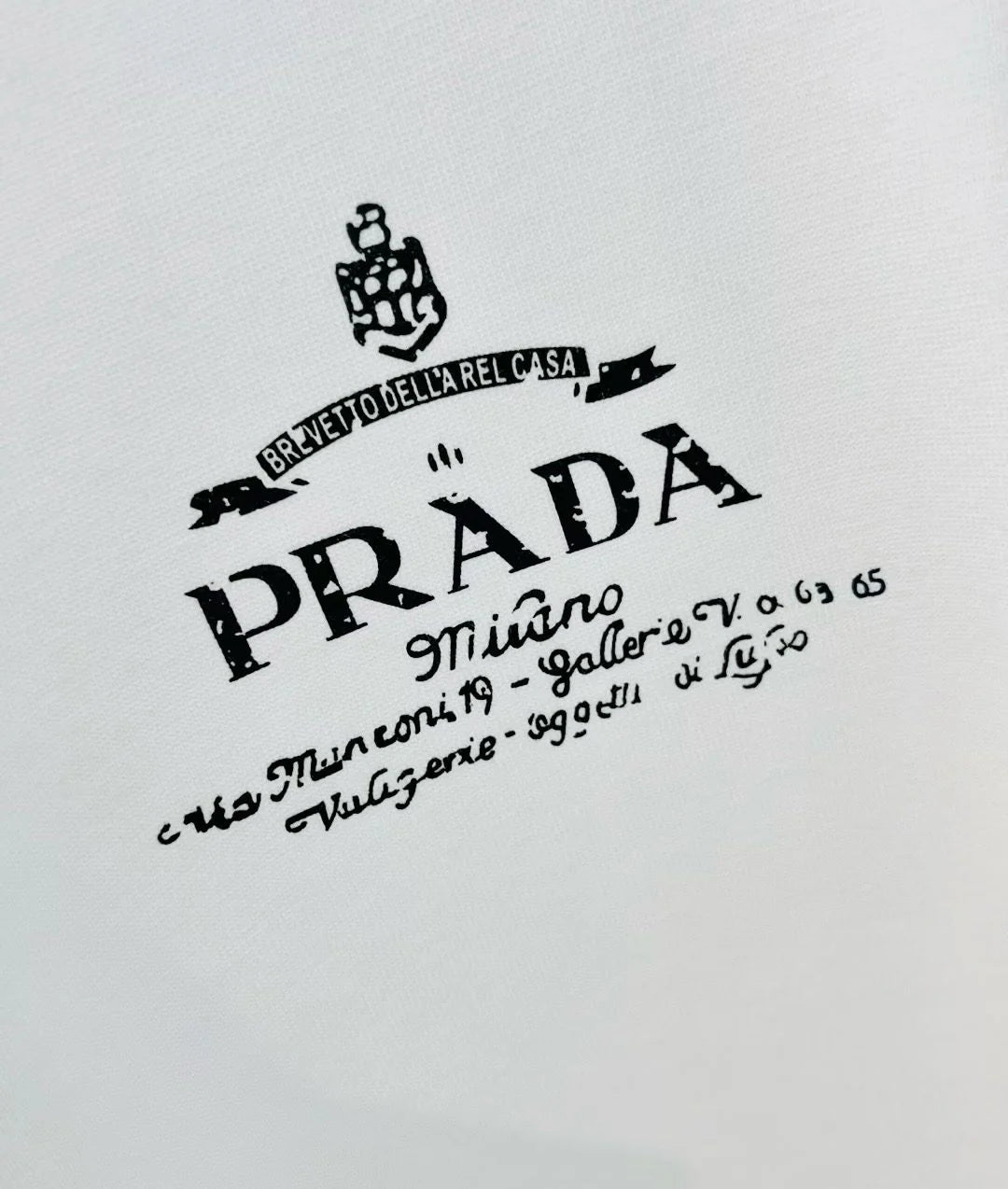 PRADA TSHIRT