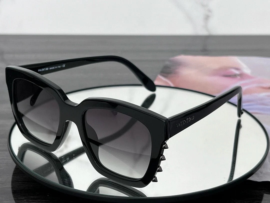 VLTN SUNGLASSES