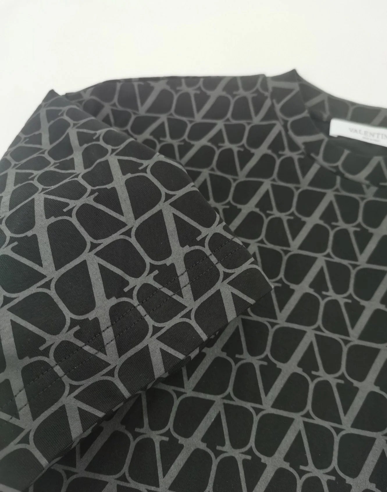 VLTN TSHIRT